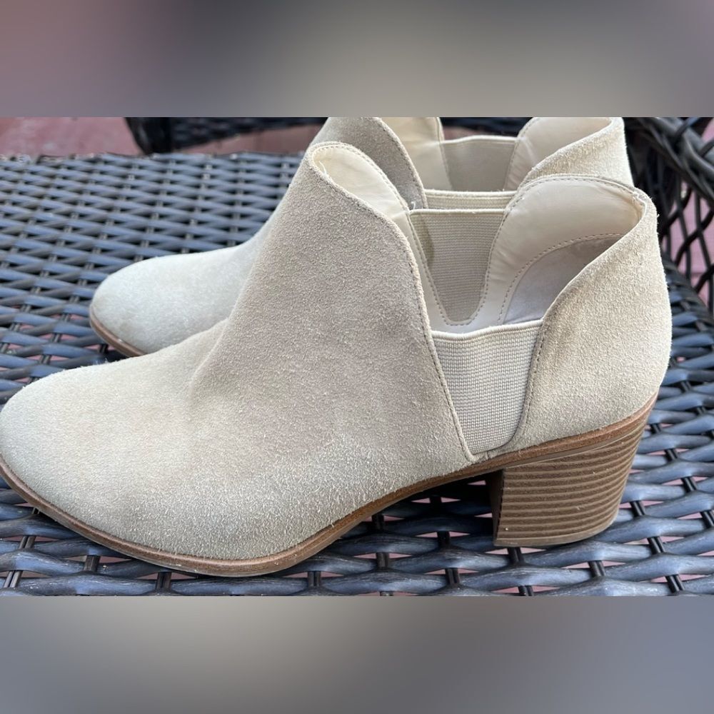 Zara Light Beige/Cream Suede Ankle Booties, Elastic Side Inserts Size 38 - Picture 6 of 13
